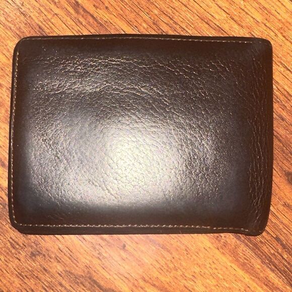 Tumi Men Wallet - Picture 3 of 6